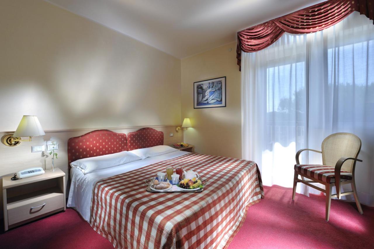 Hotel Arizona 利尼亚诺萨比亚多罗 客房 照片